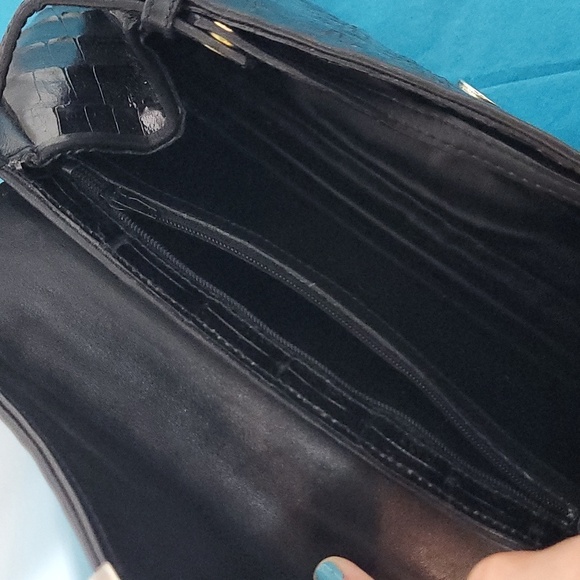 Susan Gail Shoulder Bag - Picture 10 of 14